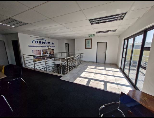 939M² WAREHOUSE TO LET IN JET PARK